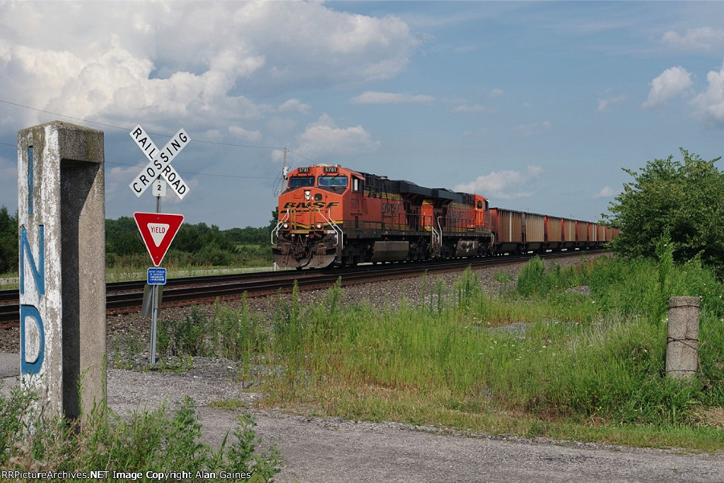 BNSF 5781